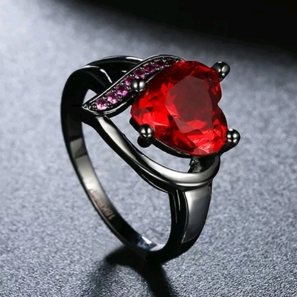 New Red Heart shaped 10kt black gold filled size 11 - Picture 2 of 4